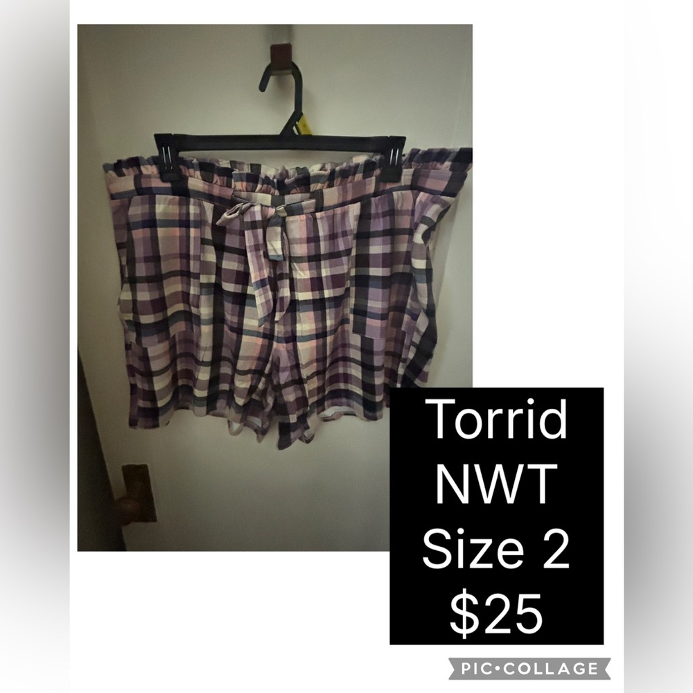 Torrid 5 Inch Pull-On Studio Luxe Ponte Mid-Rise Paperbag Waist Shott
